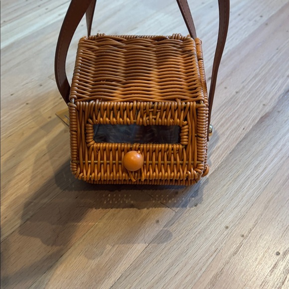 NWT Viral Tommy Bahama Wicker Jeep Handbag - Picture 4 of 8